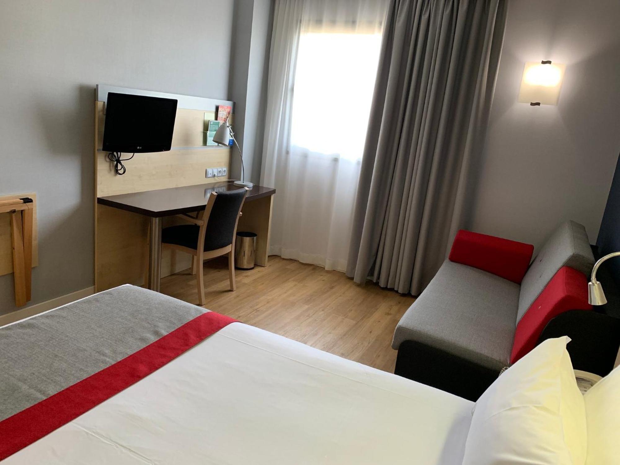 Holiday Inn Express Vitoria By Ihg Ngoại thất bức ảnh