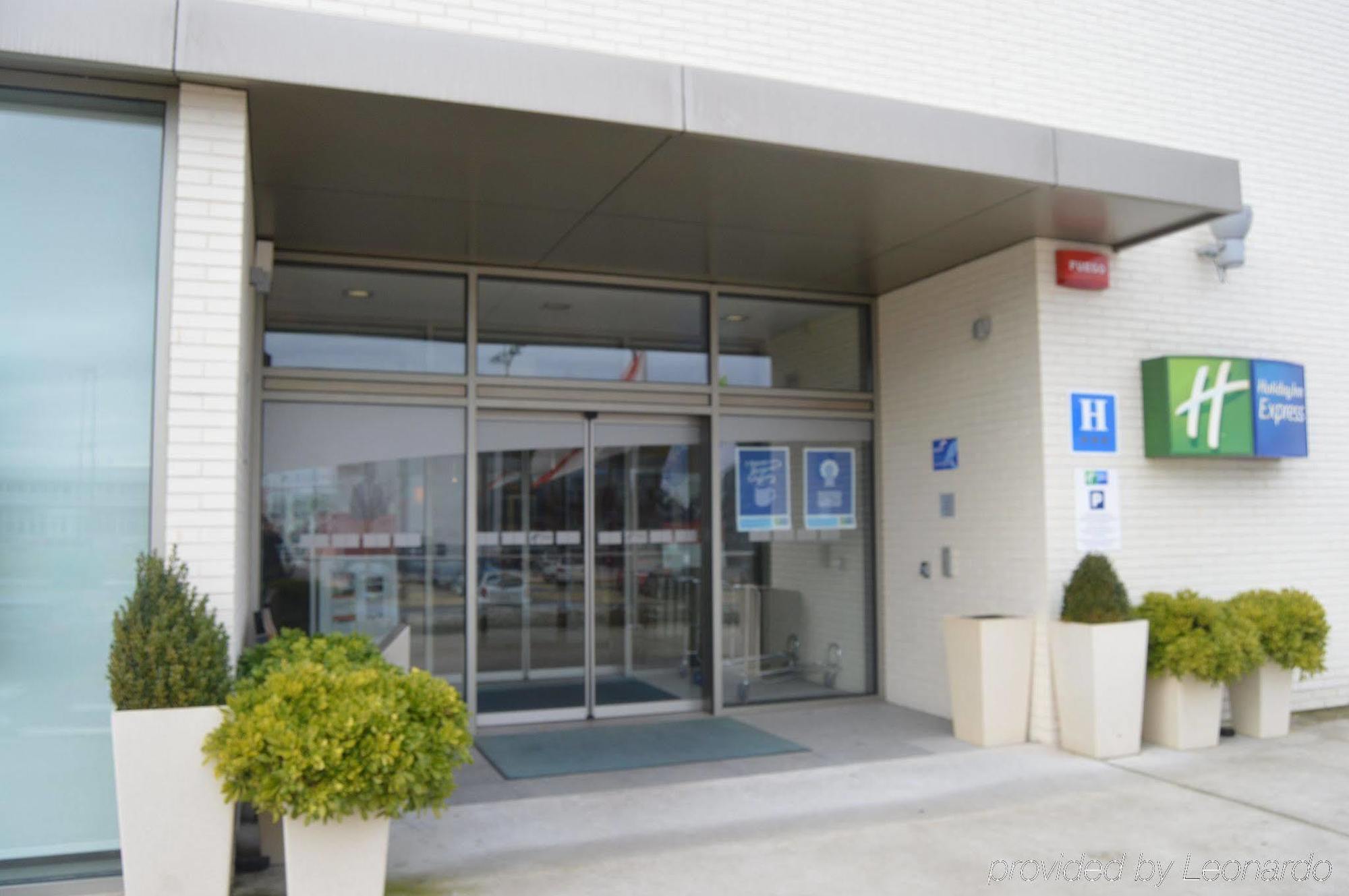 Holiday Inn Express Vitoria By Ihg Ngoại thất bức ảnh