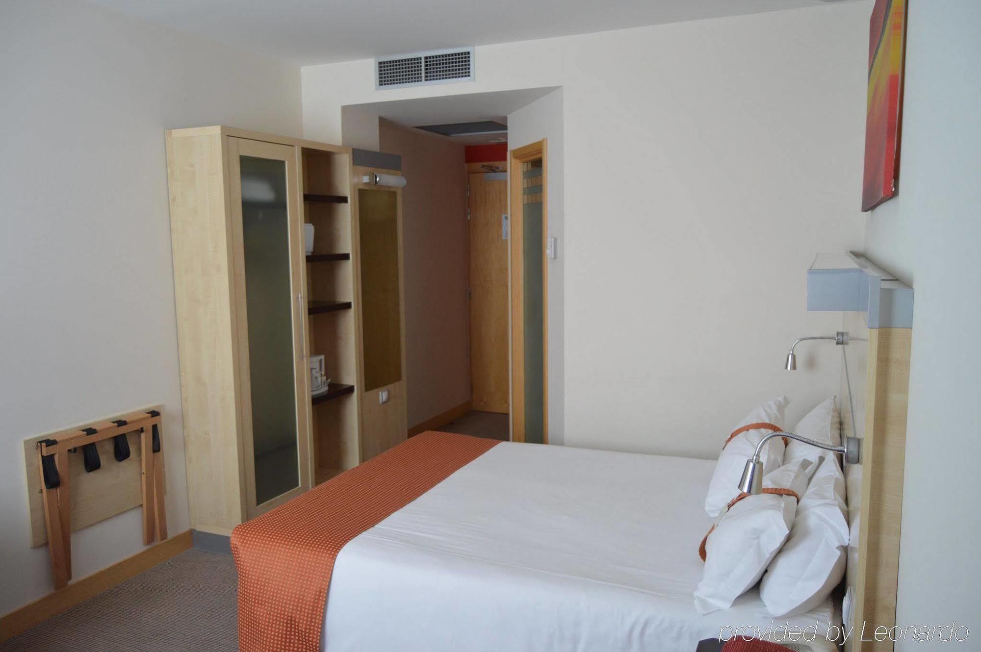 Holiday Inn Express Vitoria By Ihg Ngoại thất bức ảnh