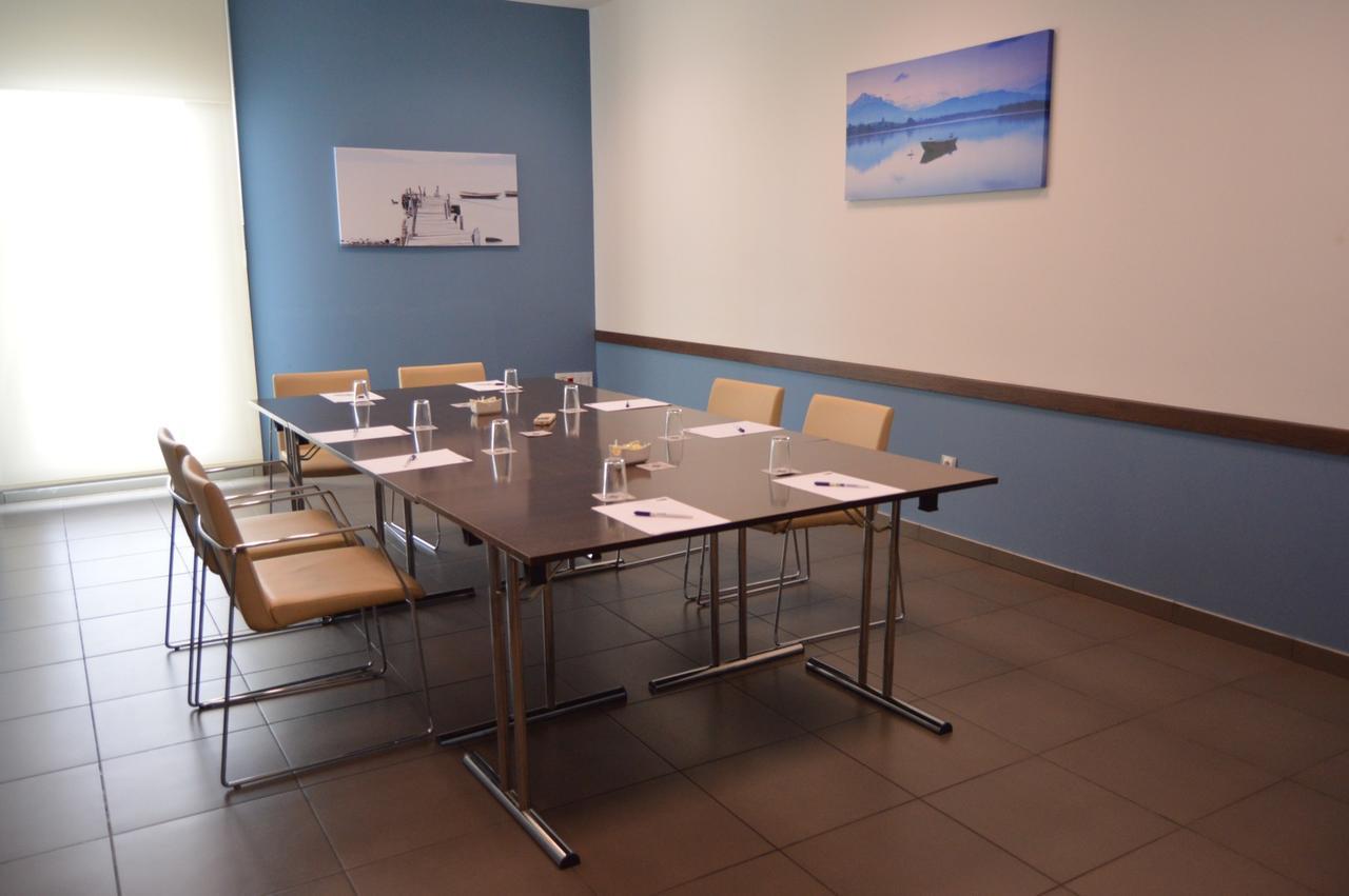 Holiday Inn Express Vitoria By Ihg Ngoại thất bức ảnh