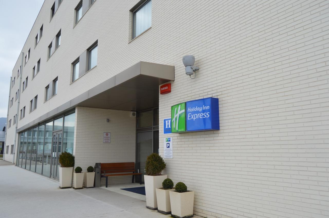 Holiday Inn Express Vitoria By Ihg Ngoại thất bức ảnh