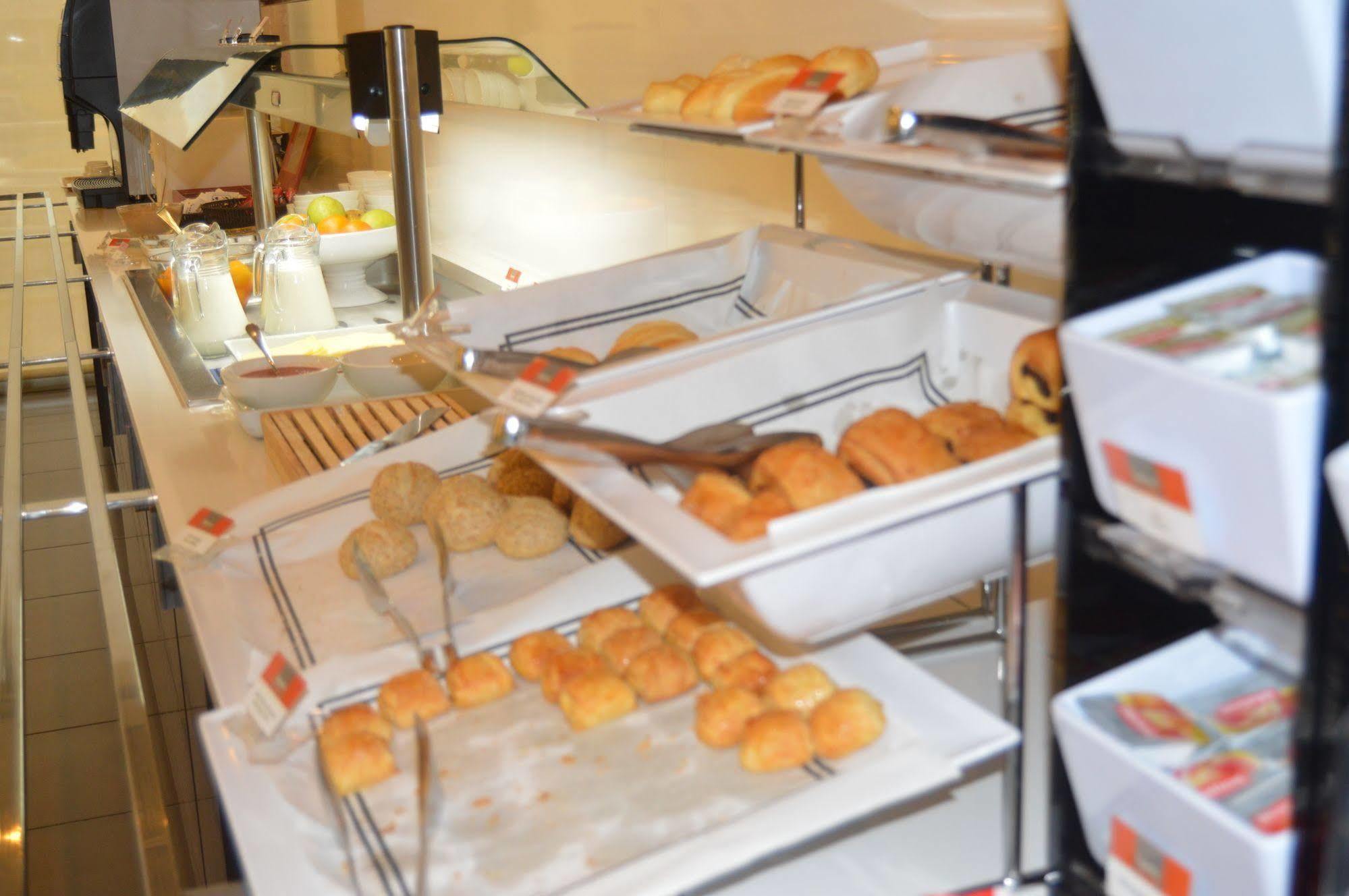 Holiday Inn Express Vitoria By Ihg Ngoại thất bức ảnh