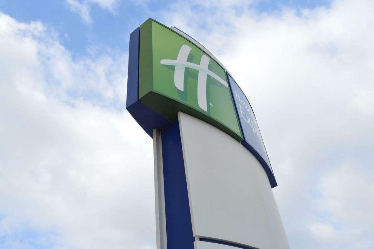 Holiday Inn Express Vitoria By Ihg Ngoại thất bức ảnh