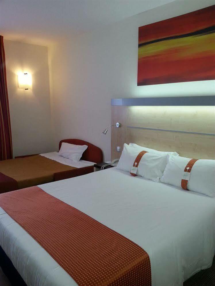 Holiday Inn Express Vitoria By Ihg Ngoại thất bức ảnh